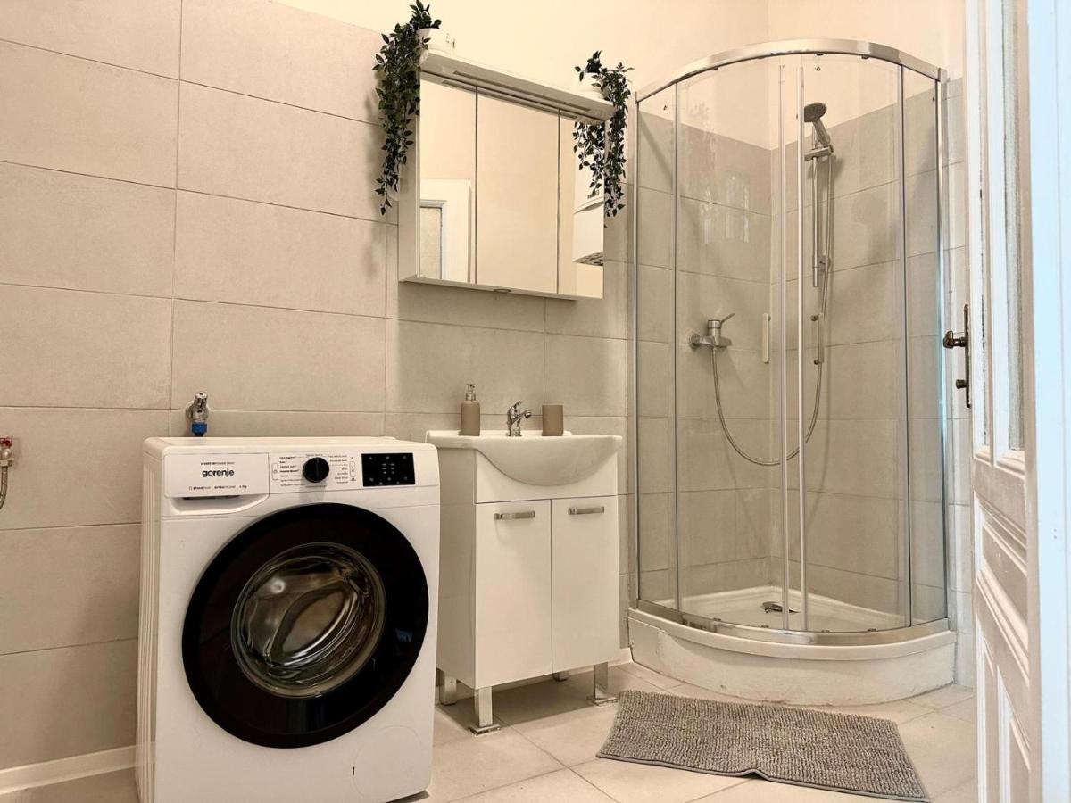 Spacious Apartment, 3 Min To U6 Metro Βιέννη Εξωτερικό φωτογραφία