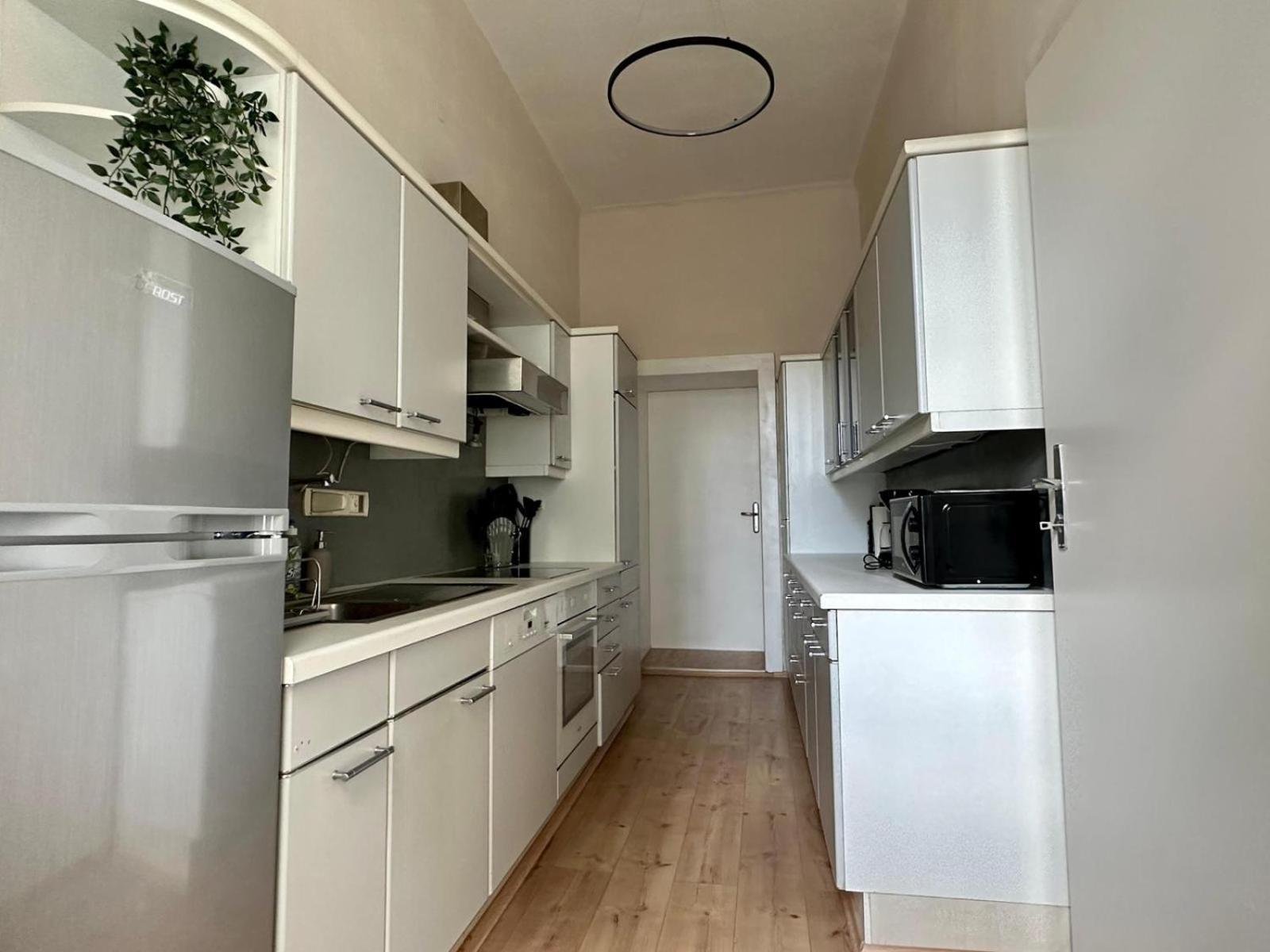 Spacious Apartment, 3 Min To U6 Metro Βιέννη Εξωτερικό φωτογραφία