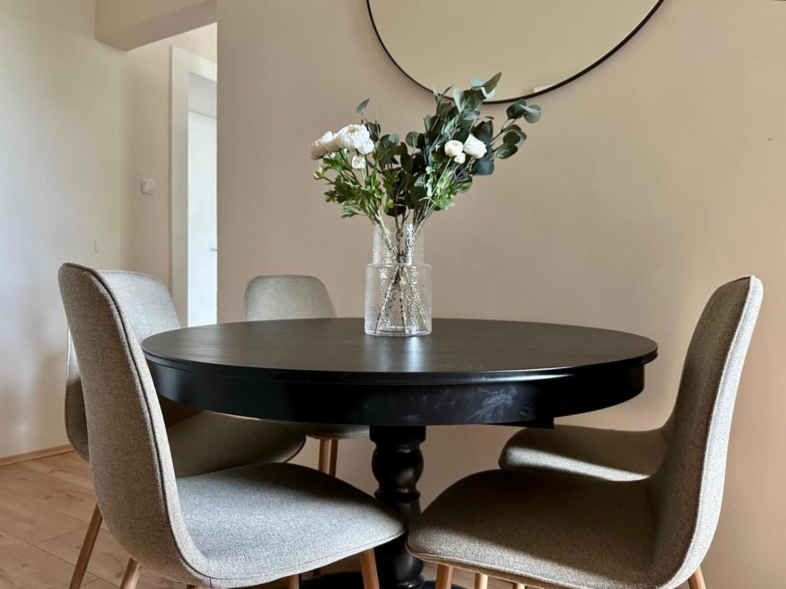 Spacious Apartment, 3 Min To U6 Metro Βιέννη Εξωτερικό φωτογραφία