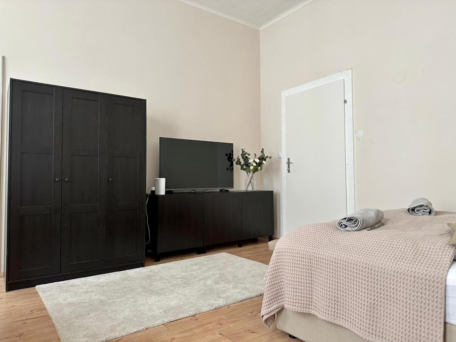 Spacious Apartment, 3 Min To U6 Metro Βιέννη Εξωτερικό φωτογραφία